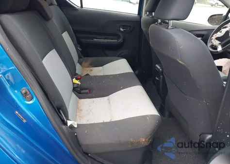 2015 Toyota Prius C z USA, uszkodzony, nr VIN JTDKDTB30F1577054